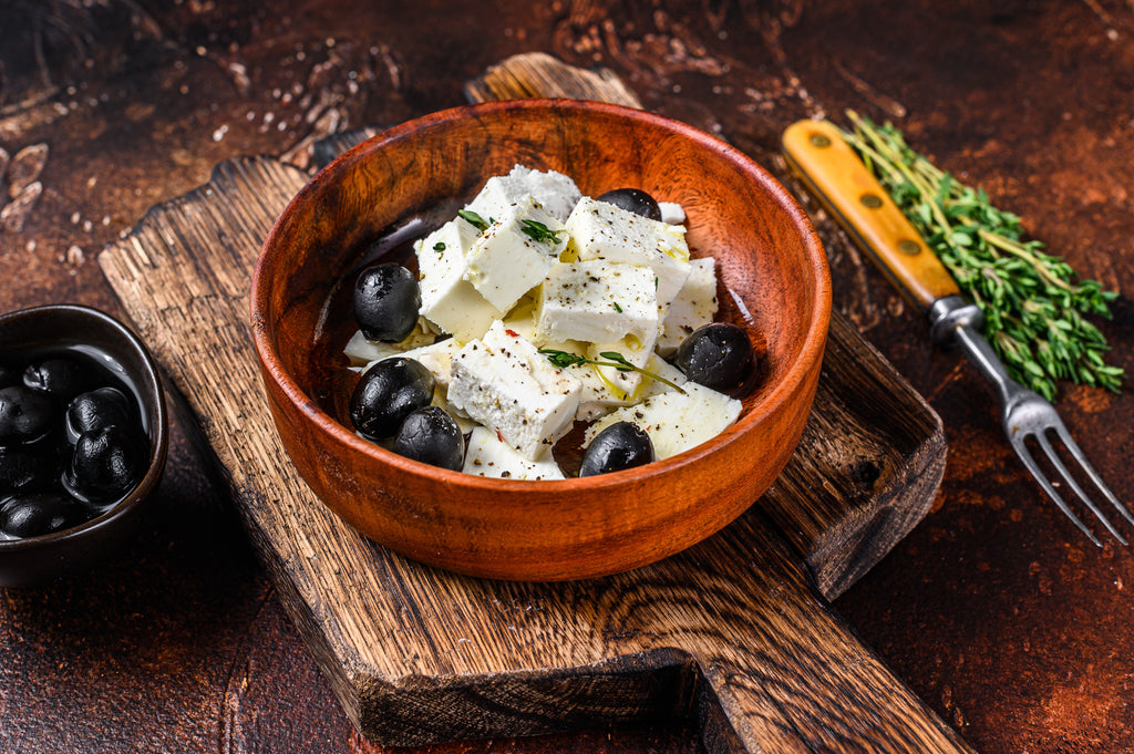 Adelaida Queso Fresco Prensado con Aceitunas Kalamata 220g