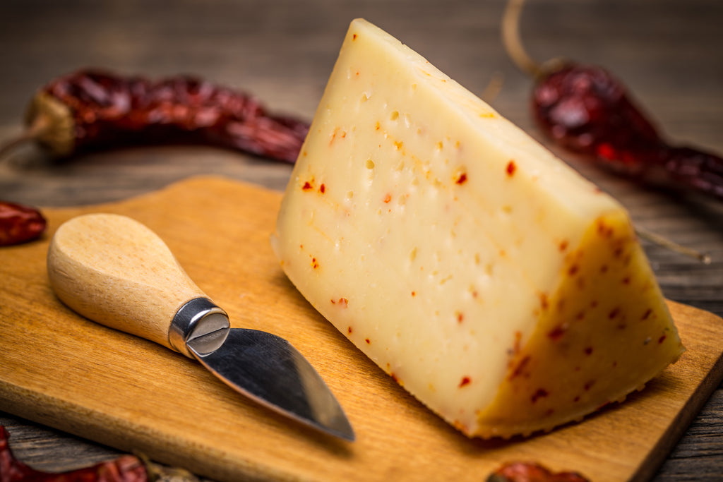 Adelaida Queso Fresco Prensado Con Pimienta Roja 220g